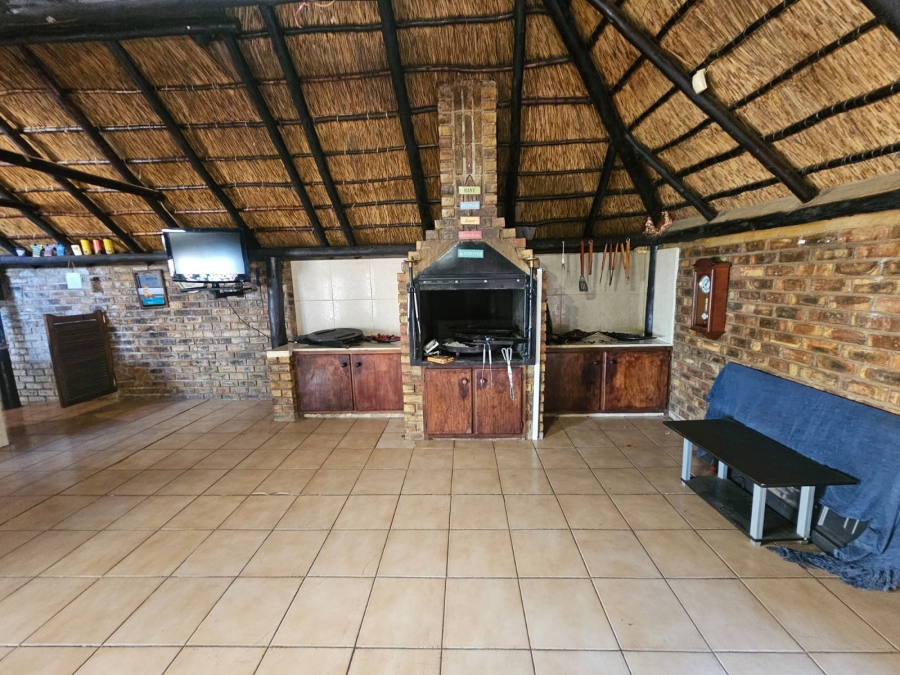 5 Bedroom Property for Sale in Bedelia Free State